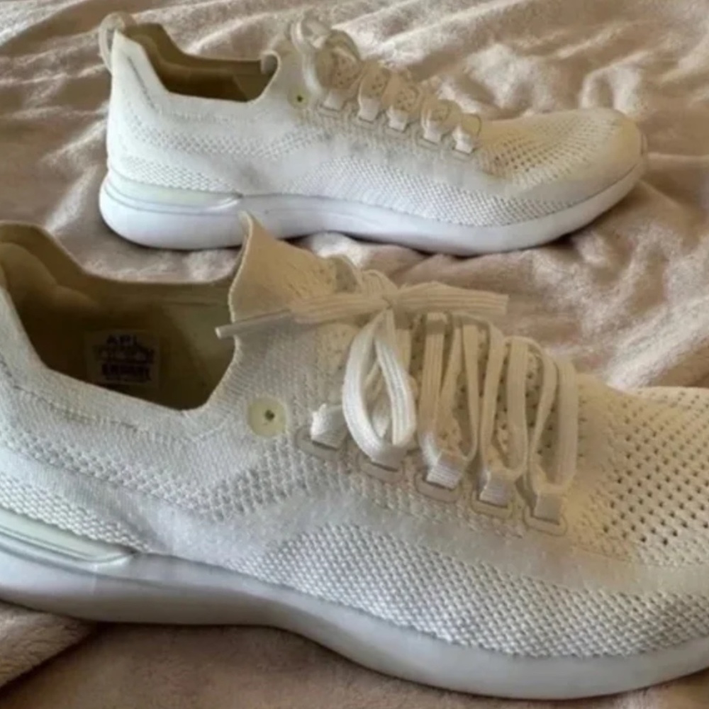 APL size 11 women’s